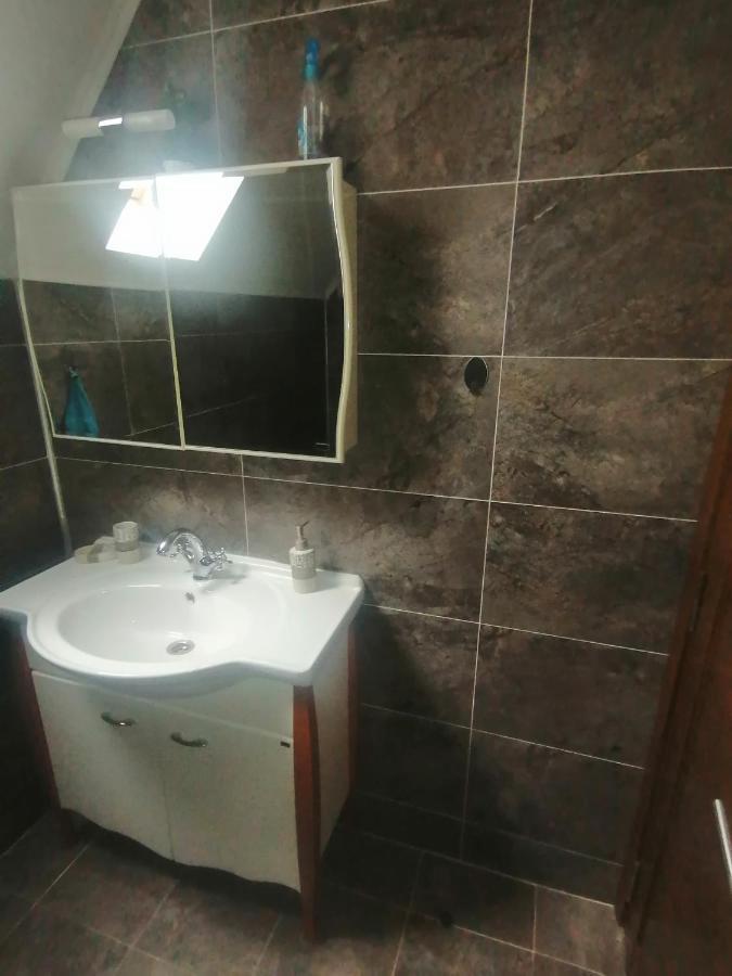 P-Zlatar, Apartman 3 Brdo Buitenkant foto