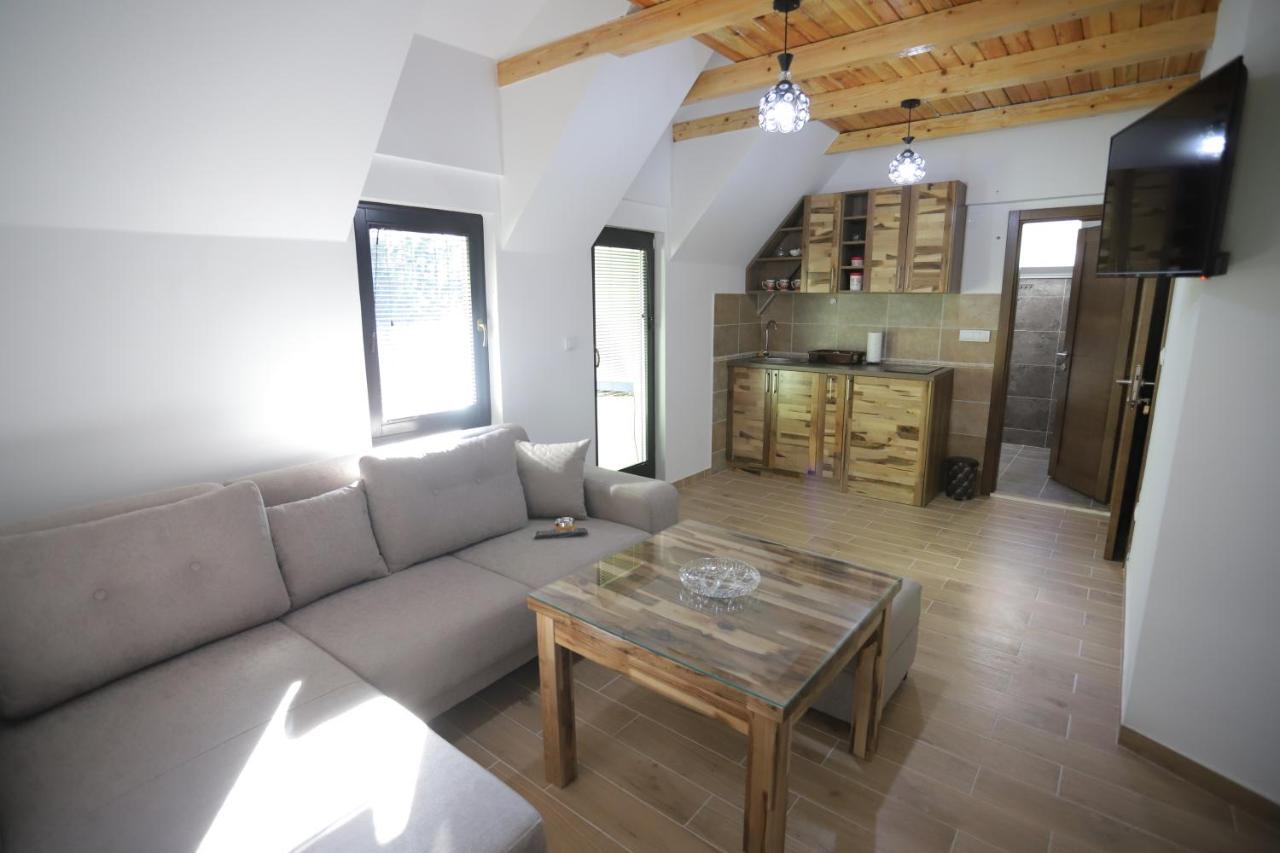 P-Zlatar, Apartman 3 Brdo Buitenkant foto
